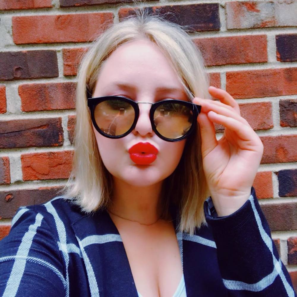 Meet your Posher, Liz